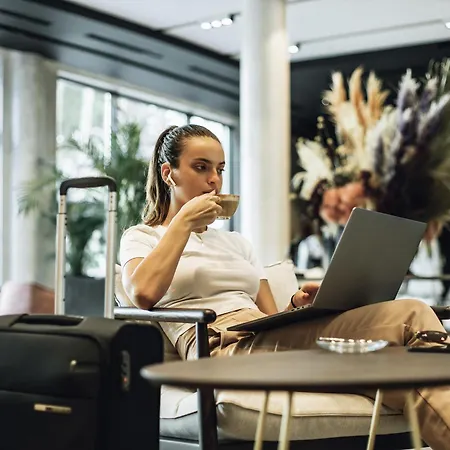 Moevenpick Lalez Durres فندق 5*